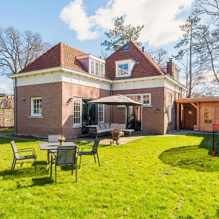 Bosrand Villa